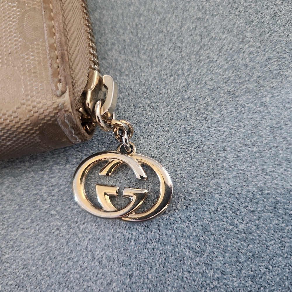GUCCI Wallet Authentic 💯 - Picture 12 of 16